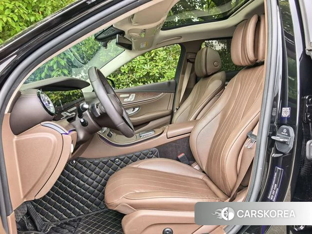 Mercedes-Benz E-class 2023 Черный из Китая, фото 2