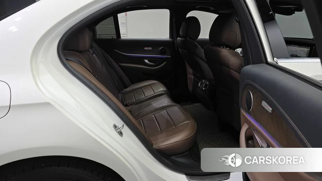 Mercedes-Benz E-Class W213 2021 Белый из Кореи, фото 2