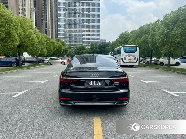 Audi A6L 2021 Черный из Китая, фото 2