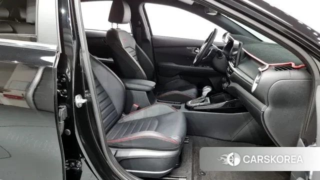 Kia The New K3 2nd generation 2022 Черный из Кореи, фото 2