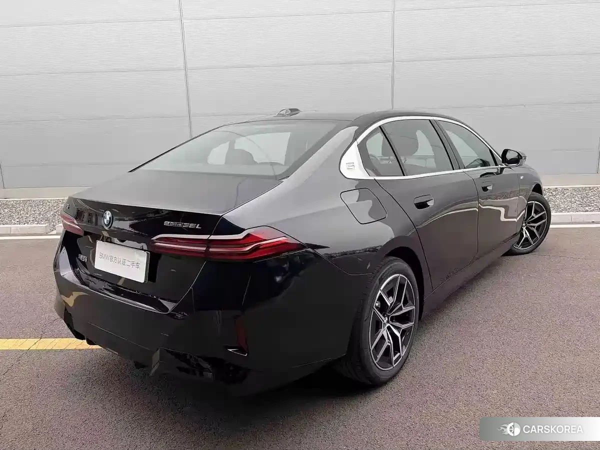 BMW i5 2025 Черный из Китая, фото 2