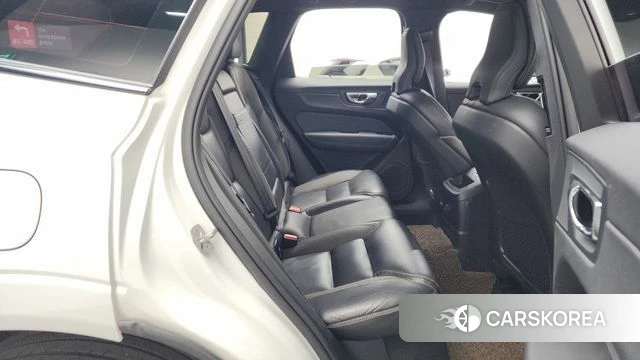 Volvo XC60 second Generation 2020 Белый из Кореи, фото 2