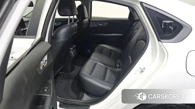 Kia The New K3 2nd generation 2021 Белый из Кореи, фото 2