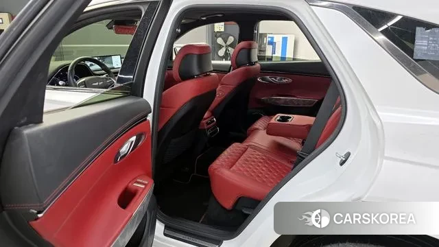 Genesis GV70 2022 Белый из Кореи, фото 2