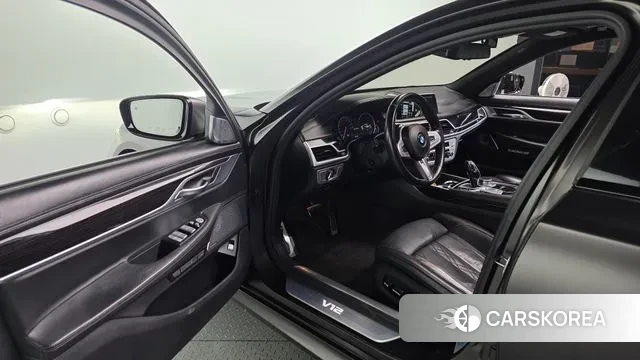 BMW 7 Series (G11) 2018 Черный из Кореи, фото 2