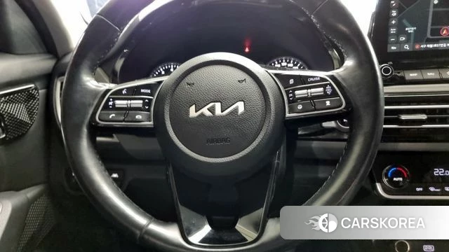 Kia Seltos 2022 Белый из Кореи, фото 2