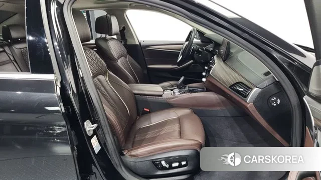 BMW 5 Series (G30) 2021 Черный из Кореи, фото 2