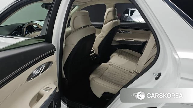 Genesis GV70 2023 Белый из Кореи, фото 2