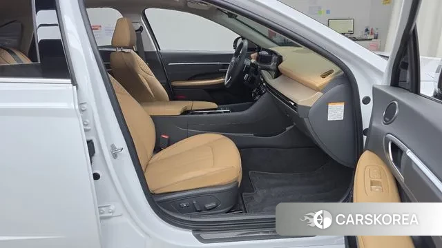 Hyundai Sonata D Edge Hybrid (DN8) 2024 Белый из Кореи, фото 2