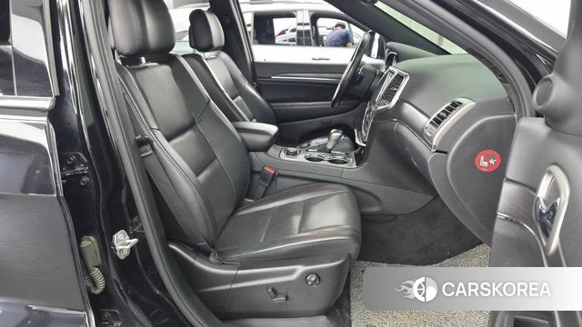 Jeep Grand Cherokee 2018 Черный из Кореи, фото 2