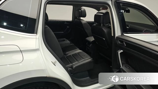 Volkswagen Tiguan Allspace 2020 Белый из Кореи, фото 2