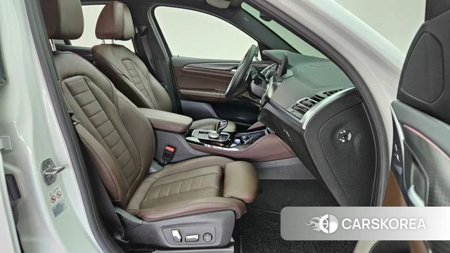 BMW X4 (G02) 2023 Белый из Кореи, фото 2