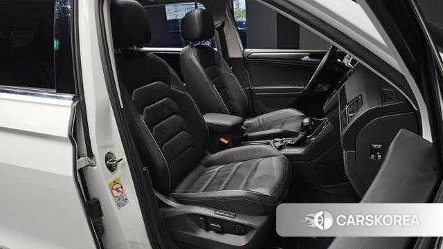 Volkswagen Tiguan Allspace 2018 Белый из Кореи, фото 2