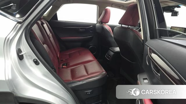Lexus NX300h 2018 Серебряный из Кореи, фото 2