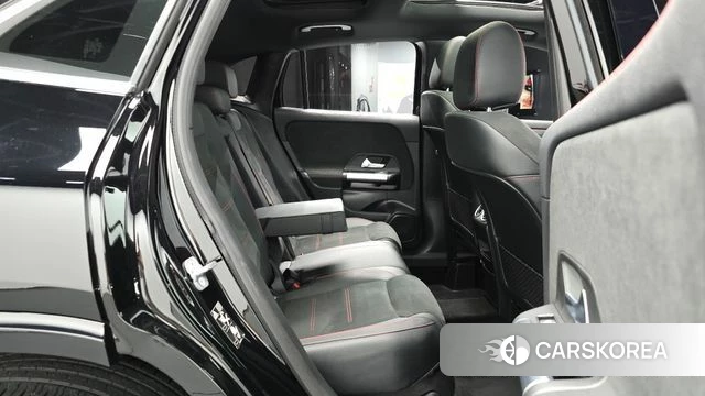 Mercedes-Benz GLA - Class H247 2025 Черный из Кореи, фото 2