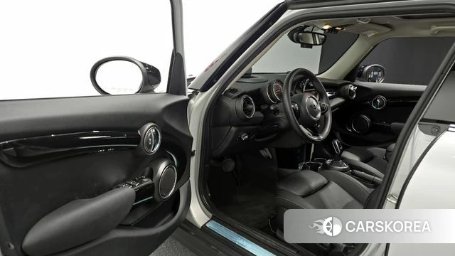 Mini Cooper 2020 Серебряный из Кореи, фото 2