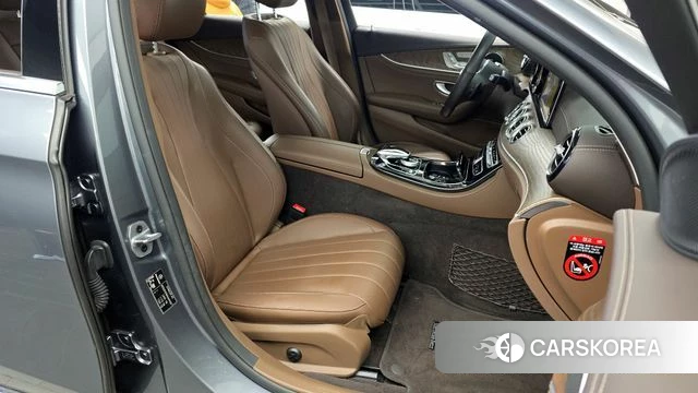 Mercedes-Benz E-Class W213 2019 Серый из Кореи, фото 2