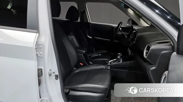 Hyundai Venue 2021 Белый из Кореи, фото 2