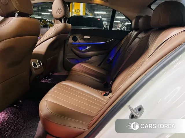 Mercedes-Benz E-Class W213 2019 Белый из Кореи, фото 2