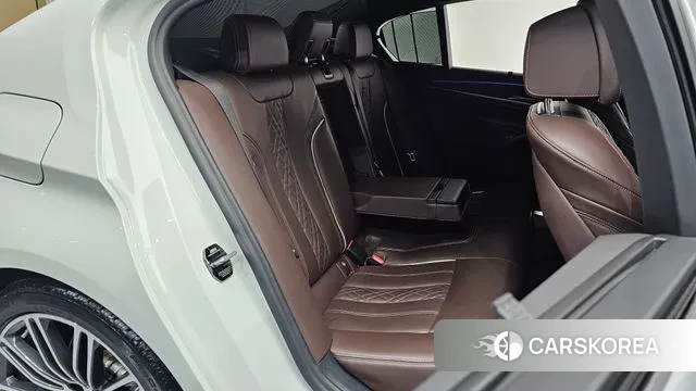 BMW 5 Series (G30) 2020 Белый из Кореи, фото 2