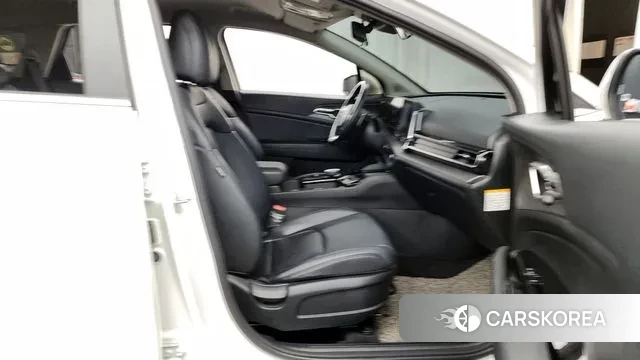 Kia Sportage 5th Generation Hybrid 2022 Белый из Кореи, фото 2