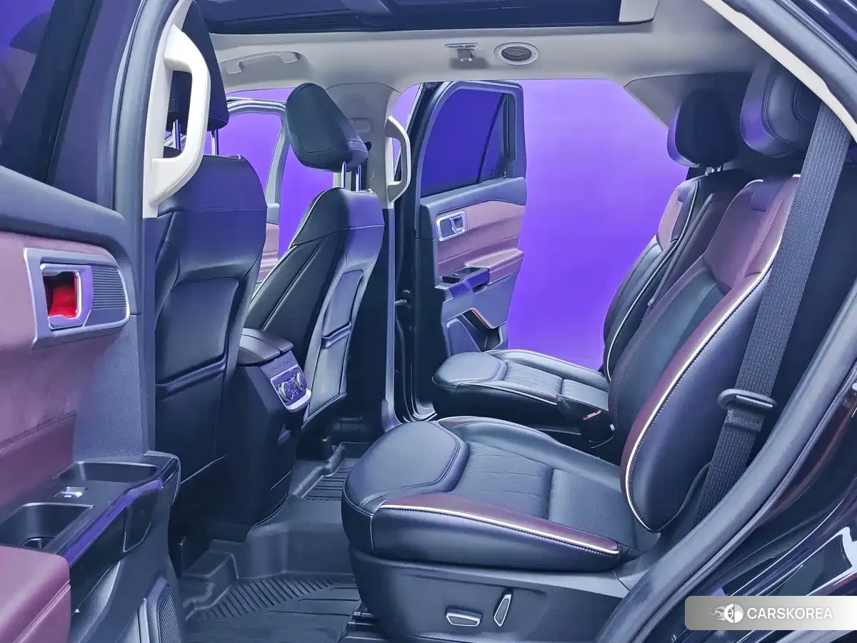 Ford Explorer 2022 Черный из Китая, фото 2