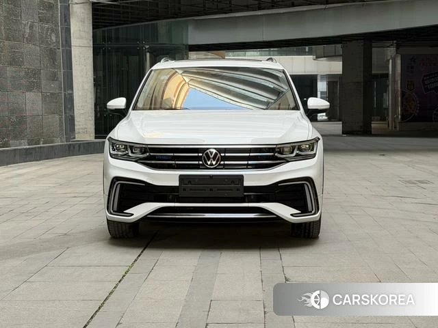 Volkswagen Tiguan L PHEV 2022 Белый из Китая, фото 2