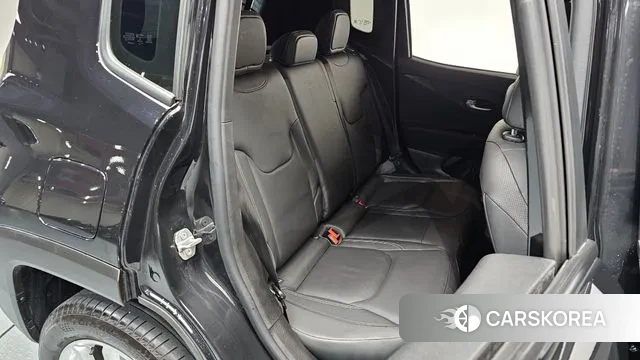 Jeep Renegade 2021 Черный из Кореи, фото 2