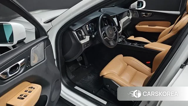 Volvo XC60 second Generation 2020 Белый из Кореи, фото 2