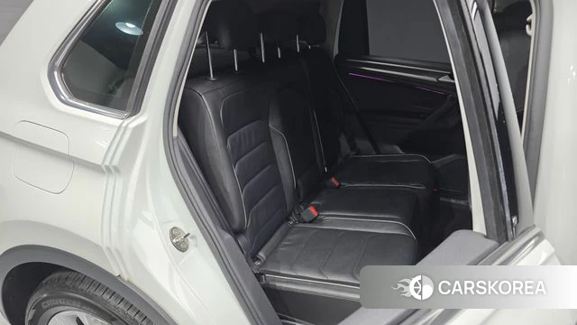 Volkswagen Tiguan second Generation 2020 Белый из Кореи, фото 2