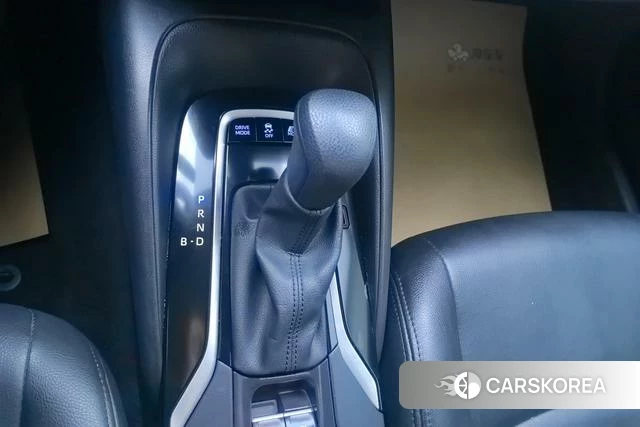 Toyota Corolla 2023 Белый из Китая, фото 2