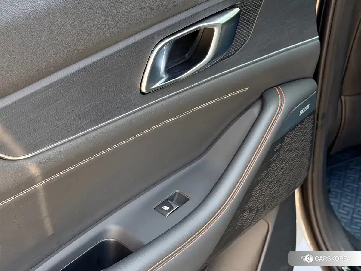 Chang'an UNI-K 2022 Silver/gray из Китая, фото 2