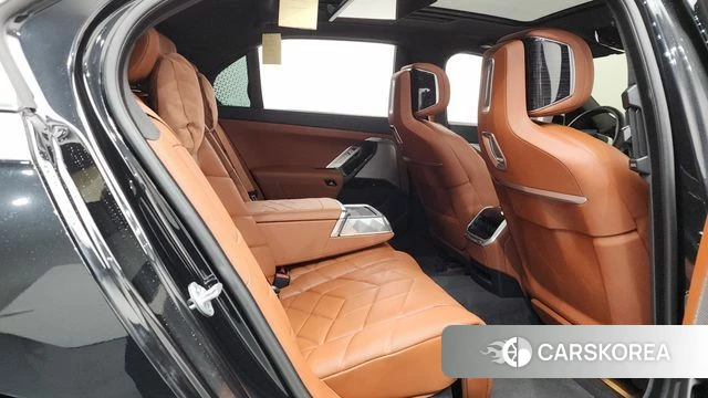 BMW 7 Series (G70) 2025 Черный из Кореи, фото 2