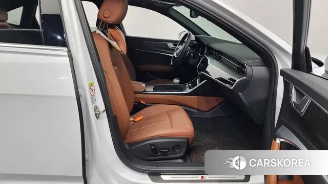 Audi A6 (C8) id 2905278 из Кореи 2