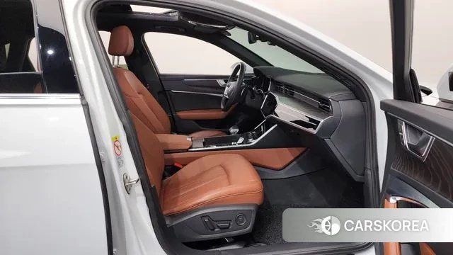 Audi A6 (C8) 2023 Белый из Кореи, фото 2