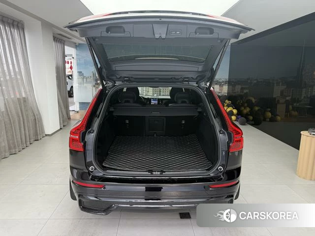 Volvo XC60 PHEV 2024 Черный из Китая, фото 2