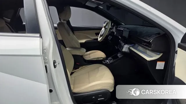 Hyundai Kona Hybrid (SX2) 2023 Белый из Кореи, фото 2