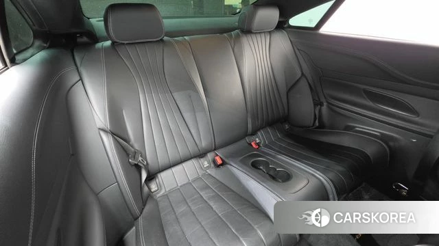 Mercedes-Benz E-Class W213 2018 Серебряный из Кореи, фото 2