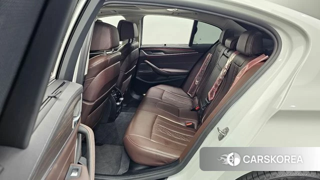 BMW 5 Series (G30) 2022 Белый из Кореи, фото 2