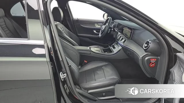 Mercedes-Benz E-Class W213 2022 Черный из Кореи, фото 2