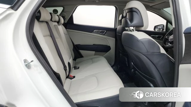 Kia Sportage 5th Generation Hybrid 2021 Белый из Кореи, фото 2