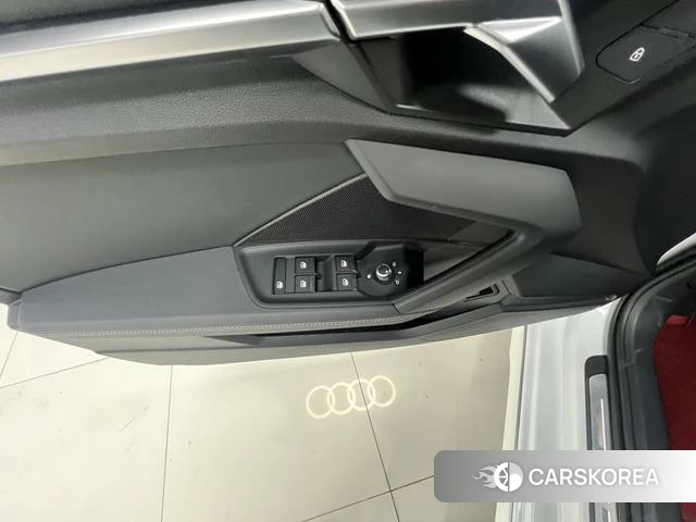 Audi A3 2023 Белый из Китая, фото 2