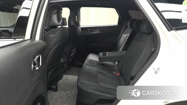 Kia Sportage 5th Generation Hybrid 2023 Белый из Кореи, фото 2