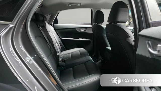 Kia The New K3 2nd generation 2022 Серый из Кореи, фото 2