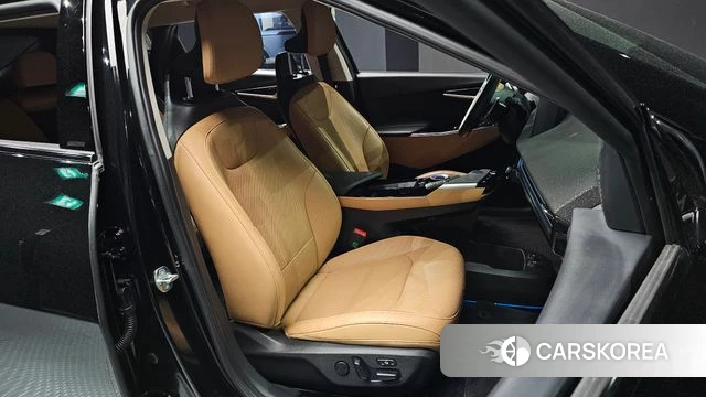Kia EV6 2023 Черный из Кореи, фото 2
