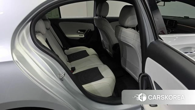 Mercedes-Benz A-Class W177 2019 Серебряный из Кореи, фото 2