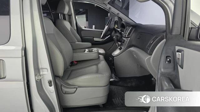 Hyundai The New Grand Starex 2018 Серебряный из Кореи, фото 2