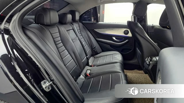 Mercedes-Benz E-Class W213 2019 Черный из Кореи, фото 2