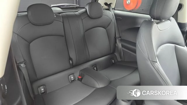Mini Cooper 2021 Жемчужный цвет из Кореи, фото 2