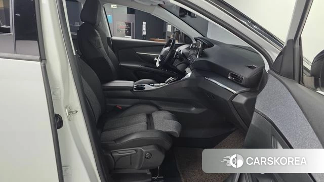 Peugeot 5008 second generation 2019 Белый из Кореи, фото 2